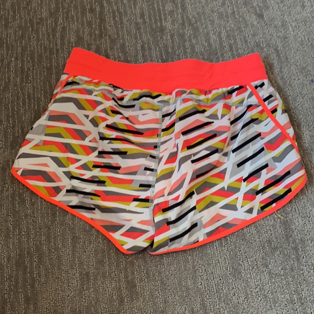 Fabletics workout shorts - Picture 2 of 4